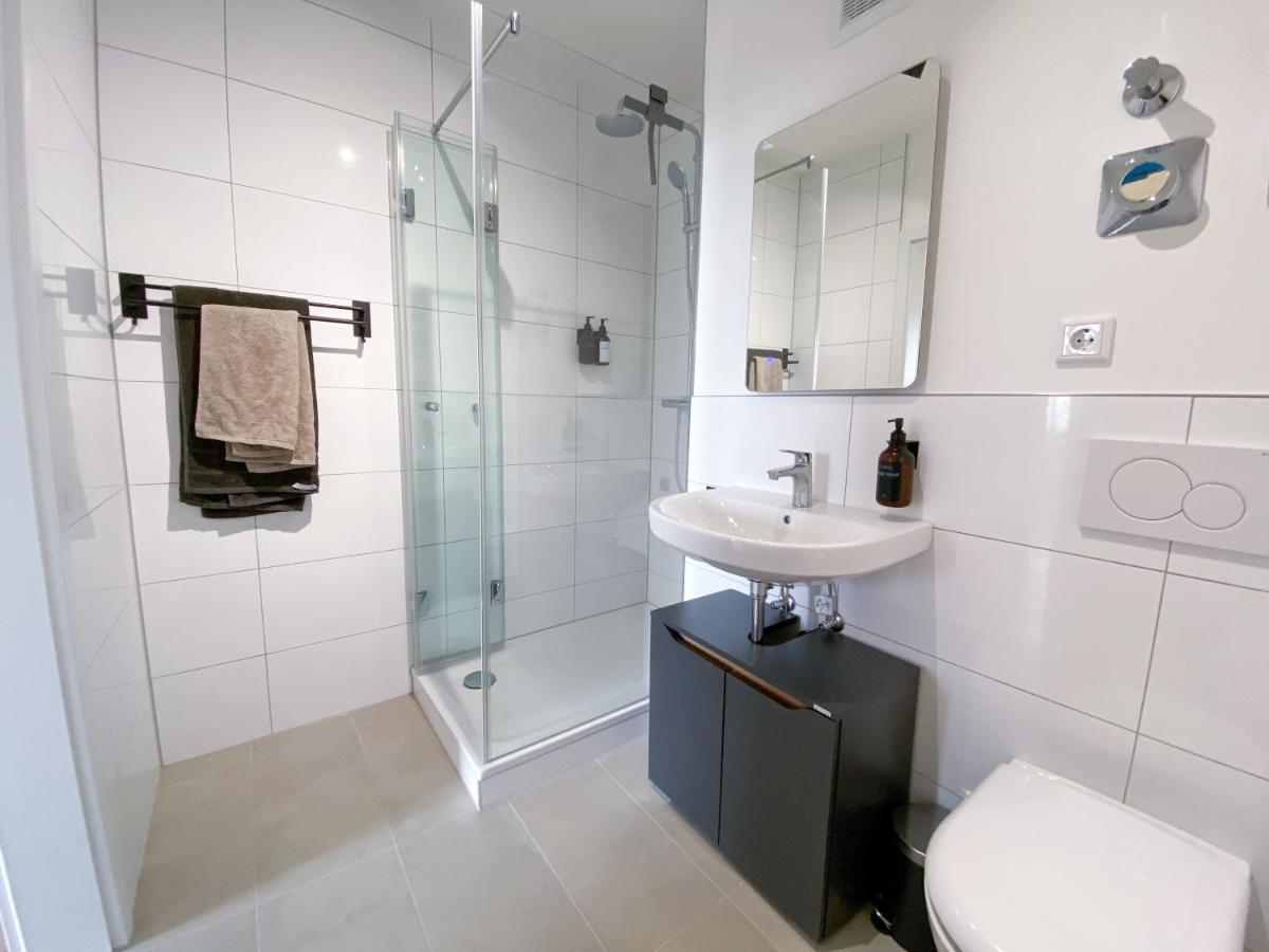 Schoene Wohnung Mit Rheinblick/Duesseldorf/Neuss/Messe Exterior foto